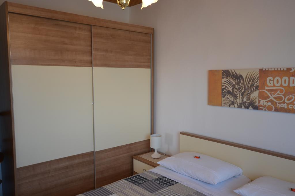 Apartment Slavica Kornic Exterior photo